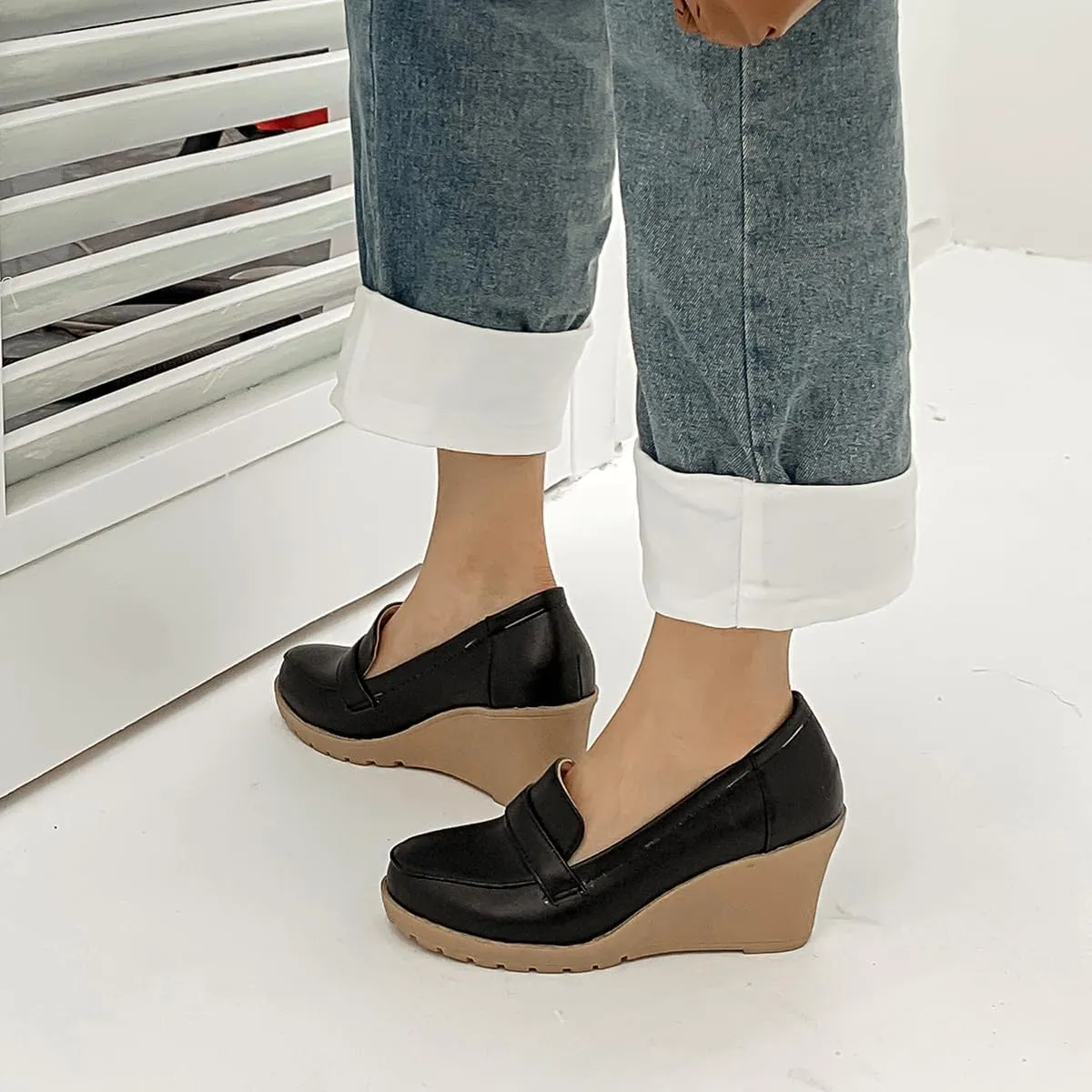 MOOMMO Women Platform Wedge Loafers Pumps Shoes Slip On Round Closed Toe Oxford Shoes Matte Leather Chunky Block Heel Penny Loafers Ladies Dressy Elegant Uniform Office Work Shoe Club Daily 4-10 M US