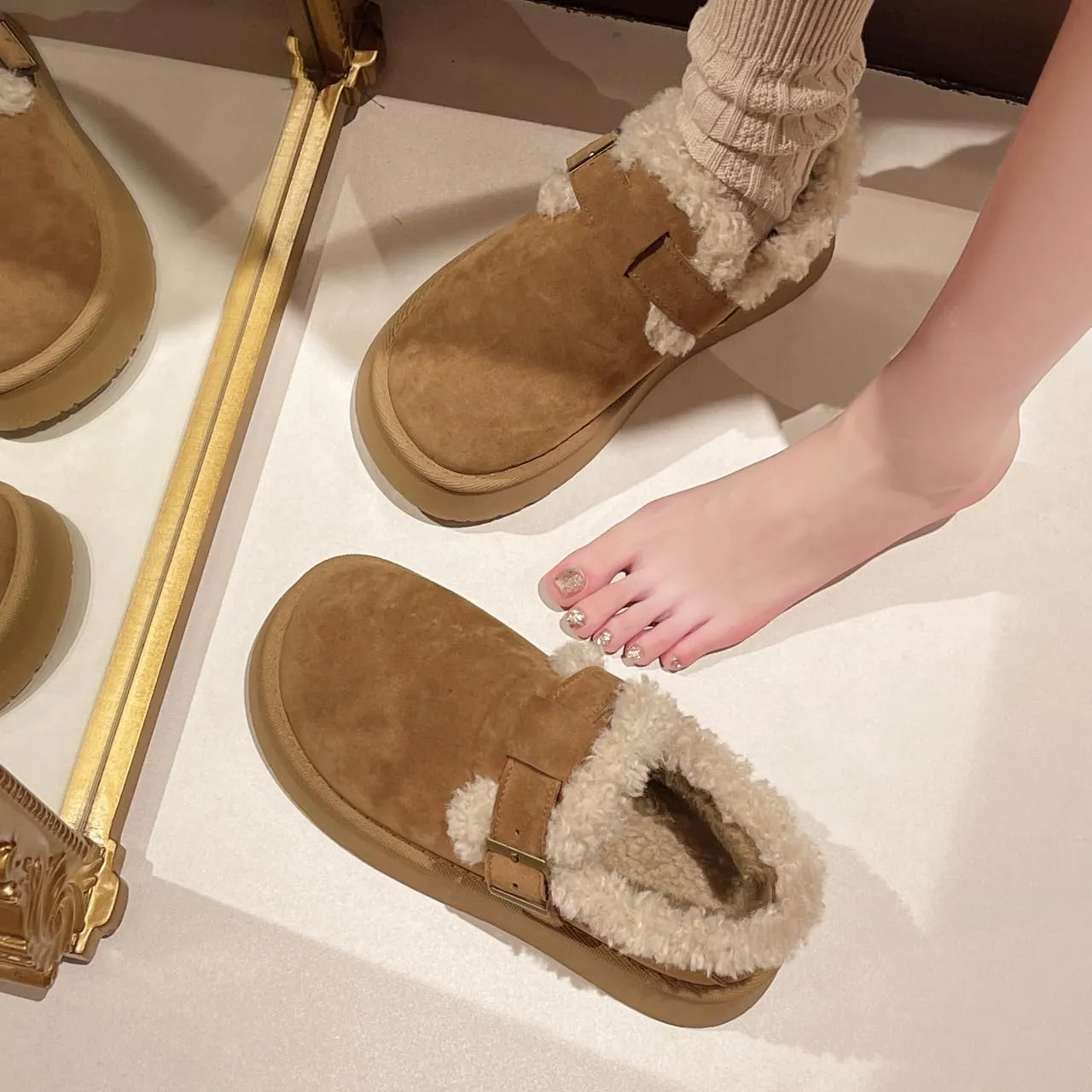 Women's Platform Snow Boots Buckle Warm Fuzzy Ankle Booties Slip on Comfy Fur Lined Winter Shoes Fashion for Indoor Outdoor