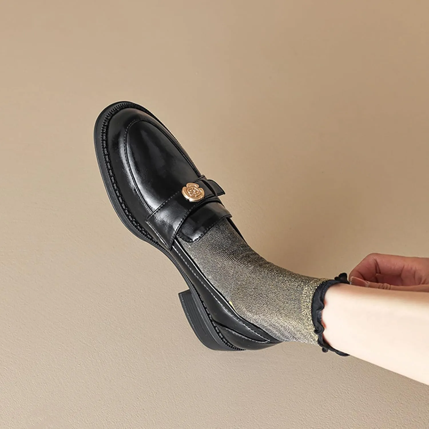 Women's Slip-on Loafers with Chunky Heel, Spring/Autumn Pointed Toe Shoes, Comfy Mary Janes with Tea Flower Pattern - Black