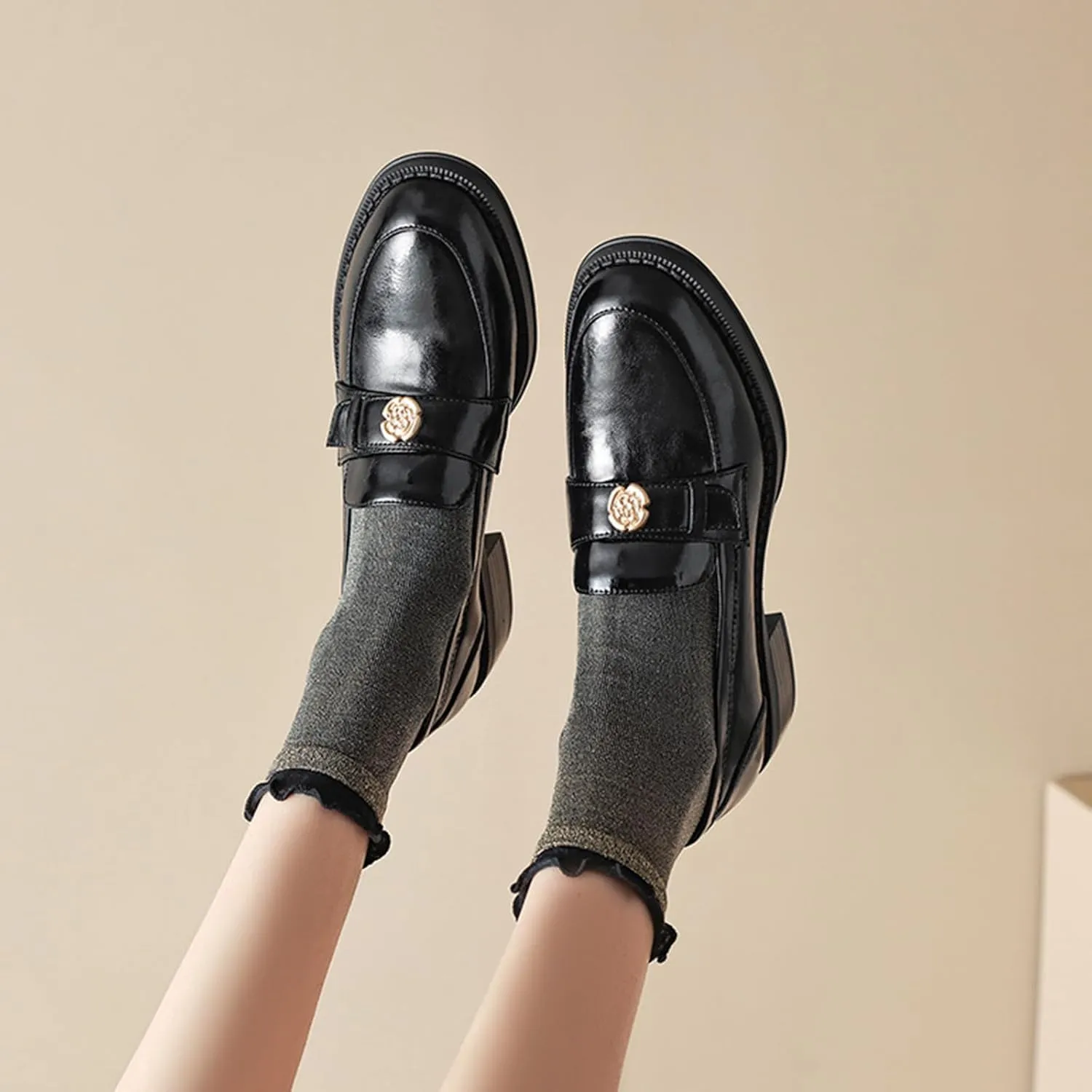 Women's Slip-on Loafers with Chunky Heel, Spring/Autumn Pointed Toe Shoes, Comfy Mary Janes with Tea Flower Pattern - Black