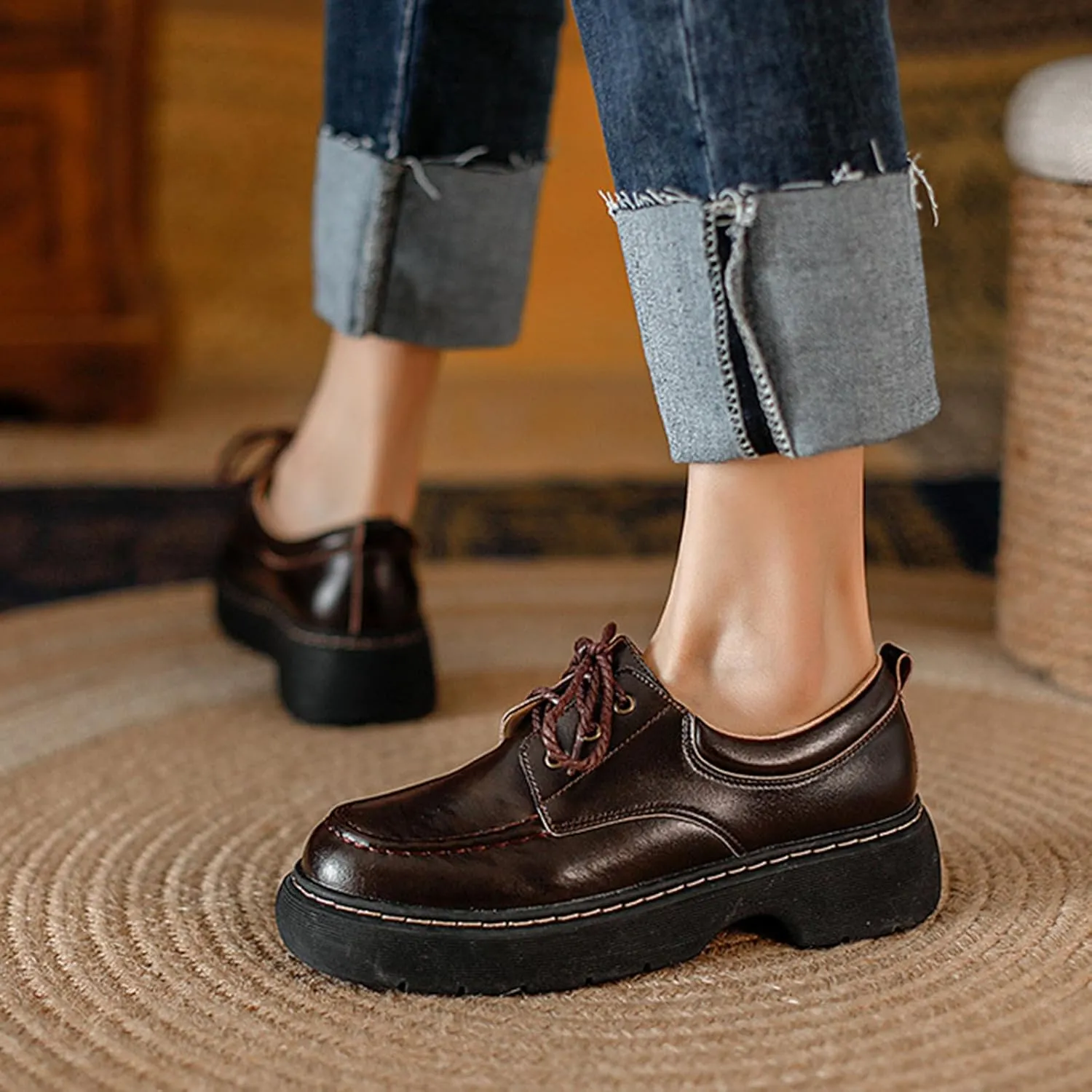 Women's Vintage Round Toe Lace-Up Chunky Heel Loafers for Spring and Autumn - Stylish Thick-Soled Leather Shoes