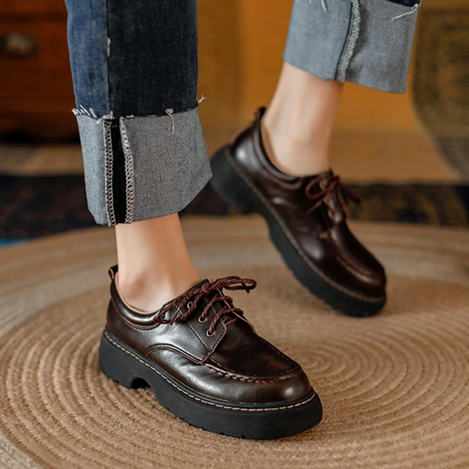 Women's Vintage Round Toe Lace-Up Chunky Heel Loafers for Spring and Autumn - Stylish Thick-Soled Leather Shoes