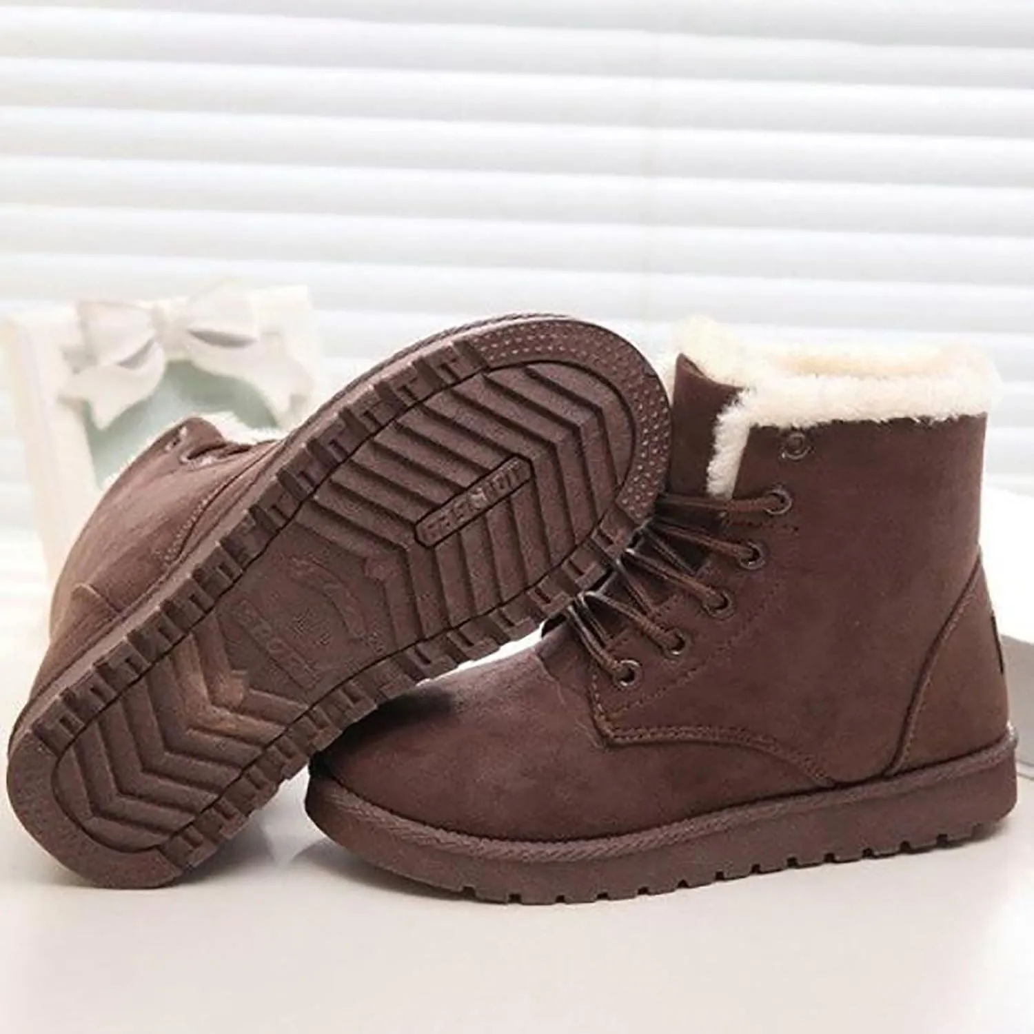Womens Winter Snow Boots Cotton Warm Fur Snow Winter Lace Up Flat Cute Comfortable Ankle Platform Boots